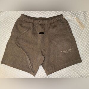 Essentials Homestead Heather Fleece Sweat Shorts - NEW 🤎
